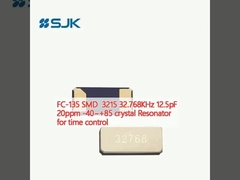 FC-135 SMD 3215 32.768KHz 12.5pF 20ppm -40~+85 صدى بلورية للتحكم في الوقت